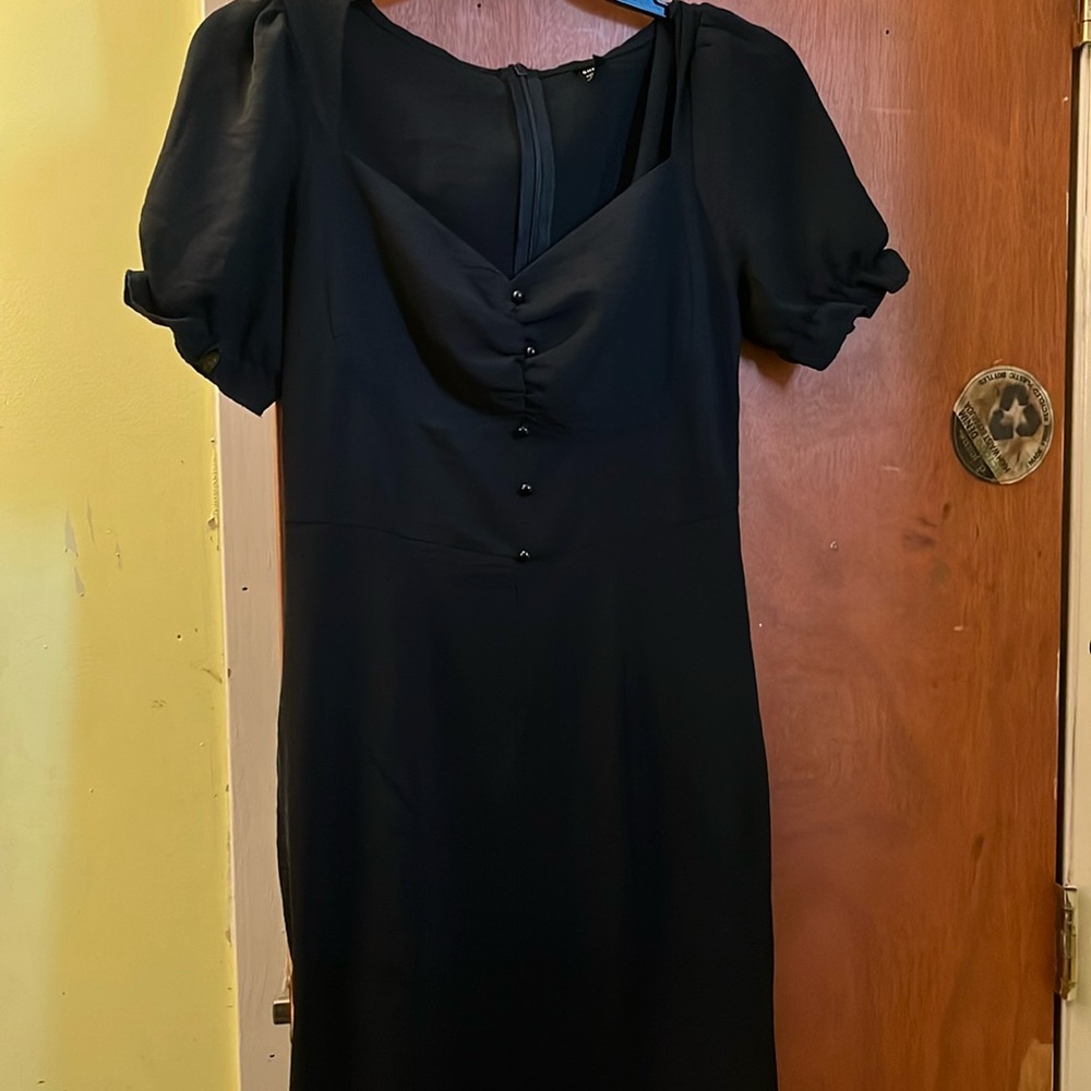 Black dress - Picture 1 of 2
